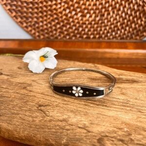 VTG Taxco Mexico 925 Sterling Inlay Flower Hinged Bangle Bracelet 2.5”